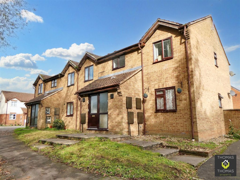 Finchmoor Mews, Longford